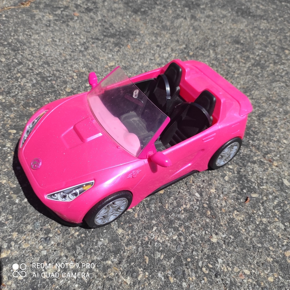 Barbie convertible car
